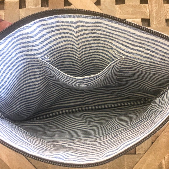 NWT!! Drama In My Lashes Cosmetic Bag - Picture 4 of 6